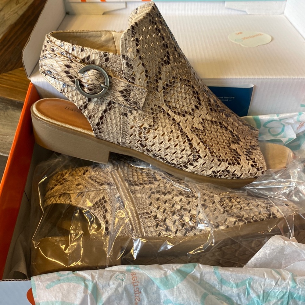 Baretraps Scotlyn Sandstone since 8 sandal